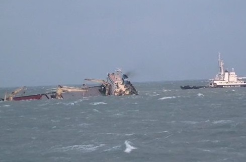 cargo ship capsize